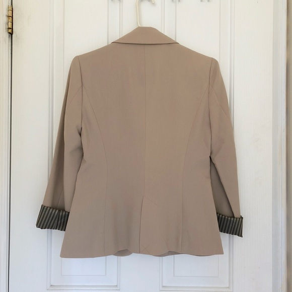 SOLD! NWOT Forever 21 blazer - Picture 2 of 2